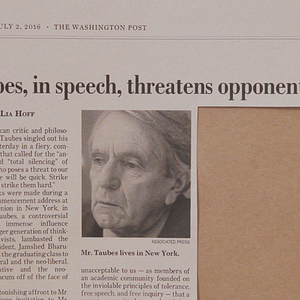 Foto Notes on an Appearance