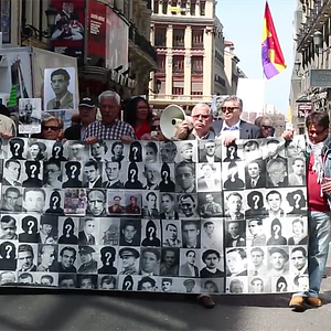 Foto Bones of Contention