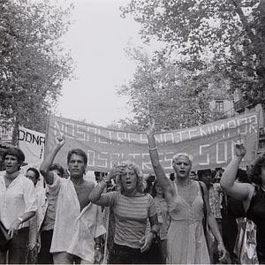 Foto Bones of Contention