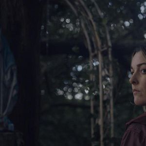 Foto Don't Leave Home