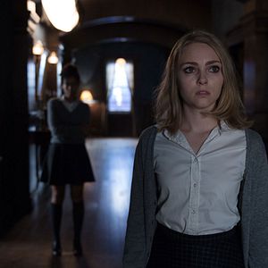 Foto Por um Corredor Escuro