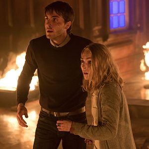 Foto Por um Corredor Escuro