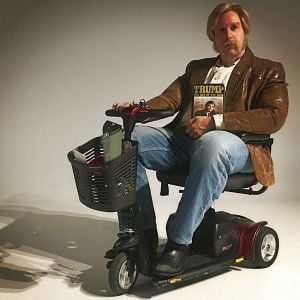 Foto Who Is America?