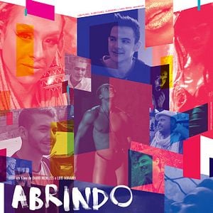 Foto Abrindo o Armário