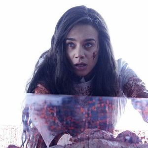 Foto Hannah John-Kamen
