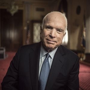 Foto John McCain: Por Quem os Sinos Dobram