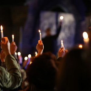 Foto Deus Não Está Morto - Uma Luz na Escuridão