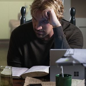 Foto Deus Não Está Morto - Uma Luz na Escuridão