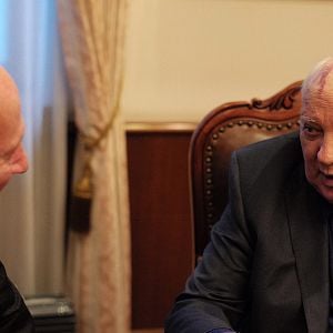 Foto Encontrando Gorbachev