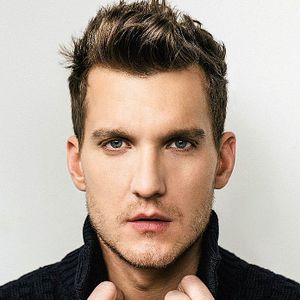 Foto Scott Michael Foster