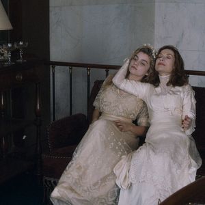 Foto Une jeunesse dorée