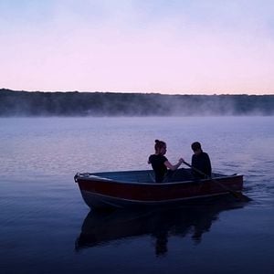 Foto What Keeps You Alive