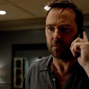 Foto Sullivan Stapleton