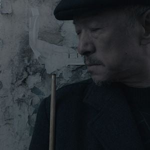 Foto Um Elefante Sentado Quieto