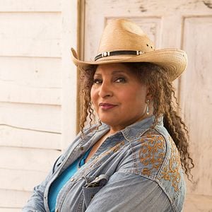 Foto Bless This Mess