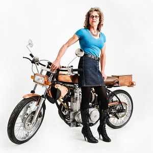 Foto Why Can't I Be Me? Around You