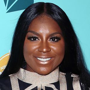 Foto Ester Dean