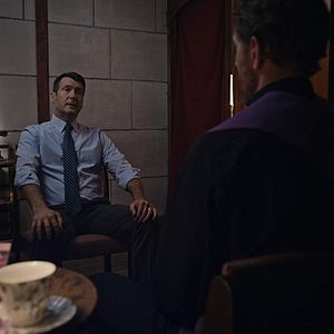 Foto Surviving Confession