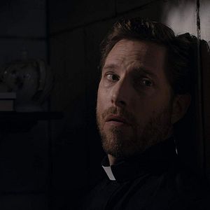 Foto Surviving Confession