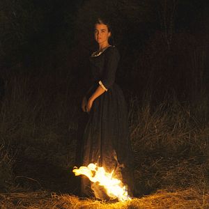 Foto Retrato de uma Jovem em Chamas