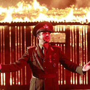 Foto Eu Não me Importo se Entrarmos para a História Como Bárbaros