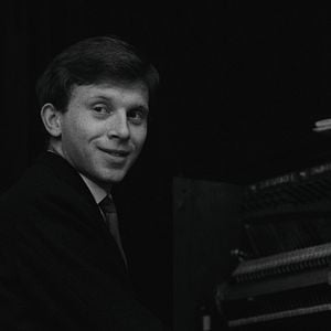 Foto Os Amores de Uma Loira