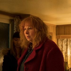 Foto Mulheres Armadas, Homens na Lata