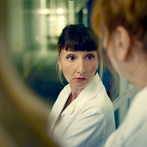 Foto Mulheres Armadas, Homens na Lata