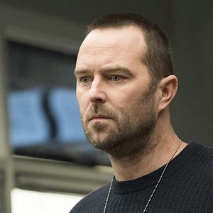 Foto Sullivan Stapleton