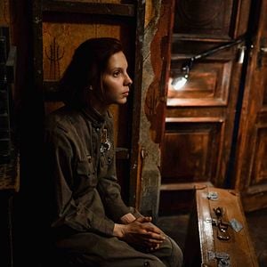 Foto Uma Mulher Alta