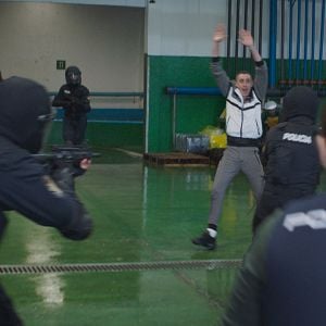 Foto Quem Com Ferro Fere