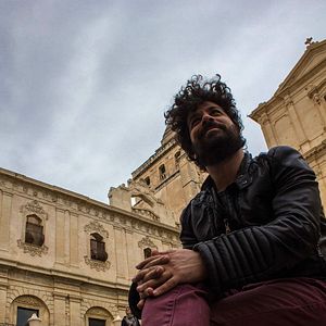 Foto The Strange Sound of Happiness