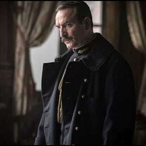 Foto O Oficial e o Espião