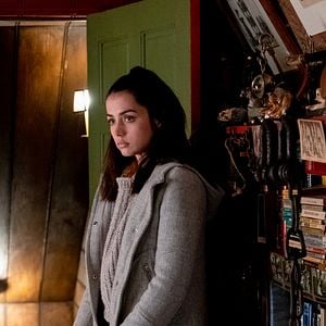 Foto Entre Facas e Segredos