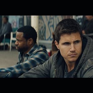 Foto Code 8 - Renegados