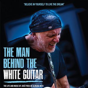 Foto The Man Behind the White Guitar