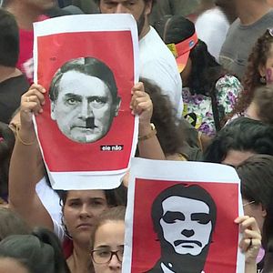Foto A Nossa Bandeira Jamais Será Vermelha