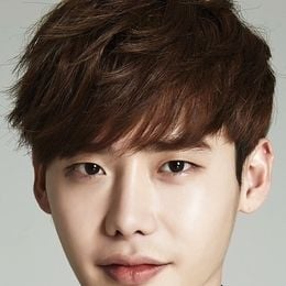 Foto Lee Jong-Suk