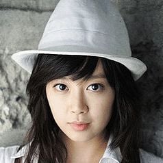 Foto Shin Ji-soo
