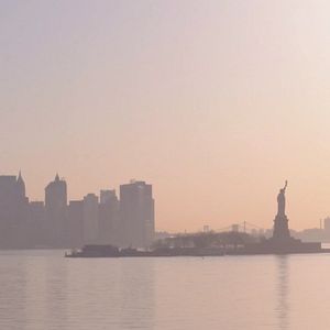 Foto Liberty: Mother of Exiles