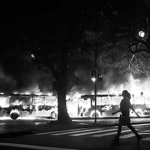 Foto O Mês Que Não Terminou