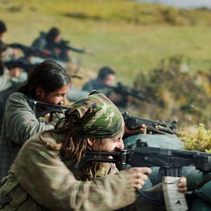 Foto Monos - Entre o Céu e o Inferno