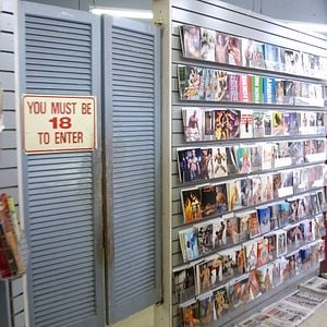 Foto Atrás da Estante