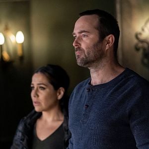 Foto Sullivan Stapleton