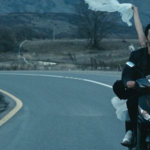 Foto In Between Dying