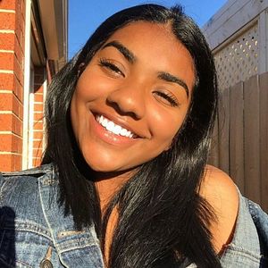 Foto Tharanya Tharan