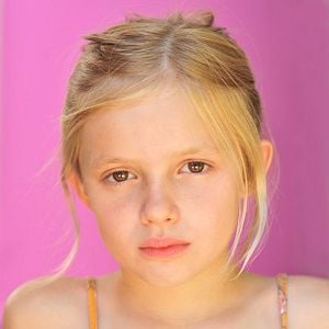 Foto Avery Tiiu Essex