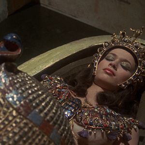 Foto Sangue no Sarcófago da Múmia