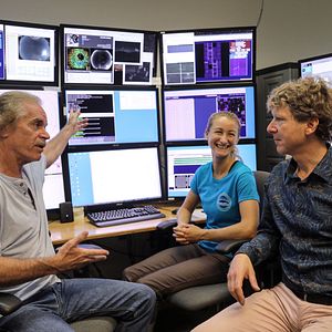 Foto Fireball: Visitors from Darker Worlds