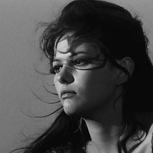 Foto A Moça com a Valise